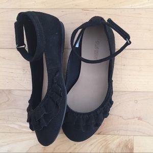 Black faux suede ruffle dress shoes